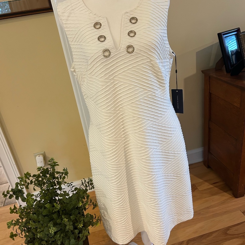 NWT Tommy Hilfiger Women’s Cream Sleeveless Lined Dress - Picture 3 of 11